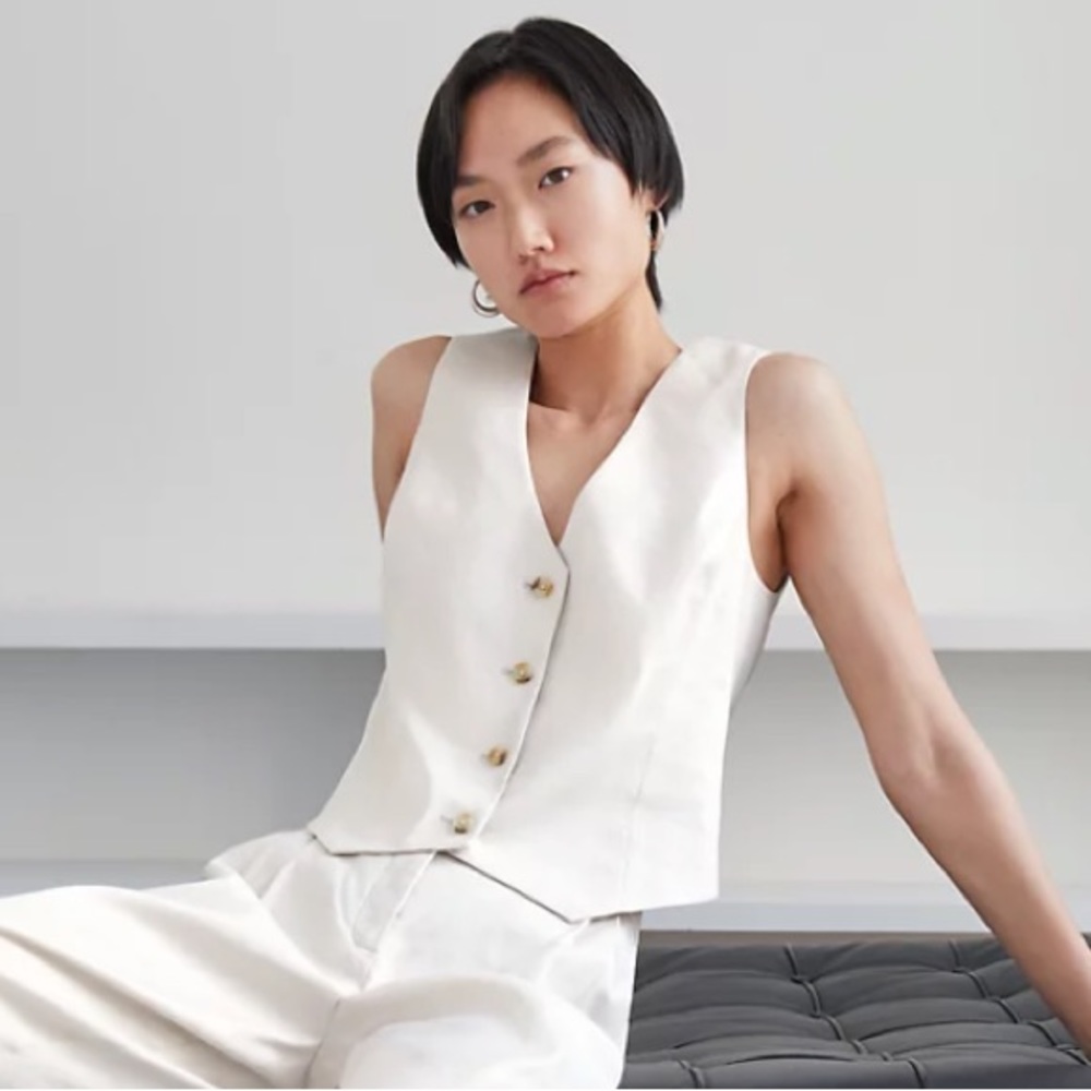 Babaton White Sleeveless Button-Up Top